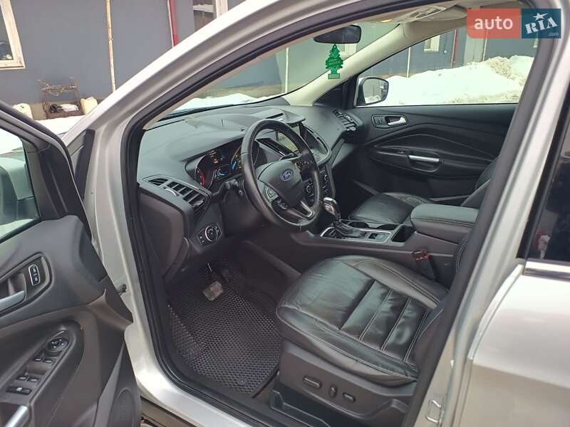 Позашляховик / Кросовер Ford Escape 2017 в Тернополі