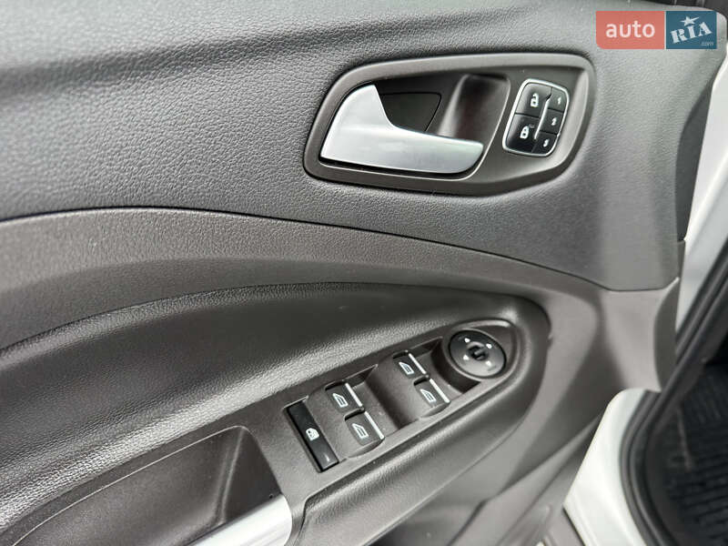 Позашляховик / Кросовер Ford Escape 2017 в Стрию фото 52 Позашляховик / Кросовер Ford Escape 2017 в Стрию