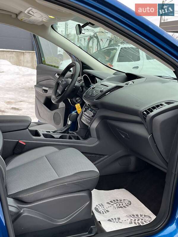 Позашляховик / Кросовер Ford Escape 2017 в Львові