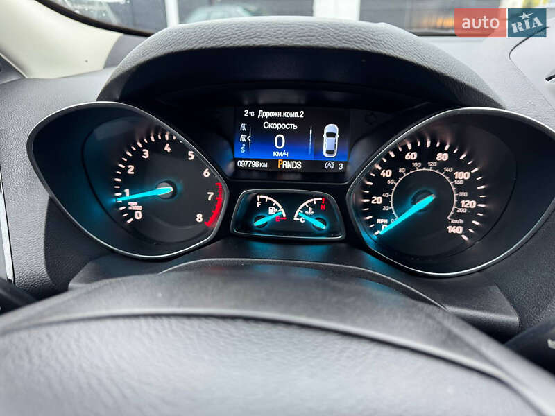 Внедорожник / Кроссовер Ford Escape 2017 в Великих Мостах
