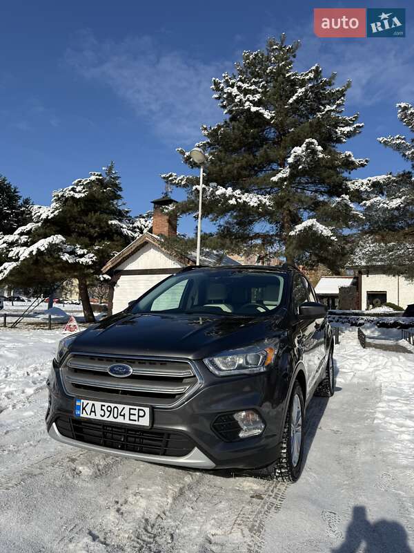 Позашляховик / Кросовер Ford Escape 2016 в Івано-Франківську