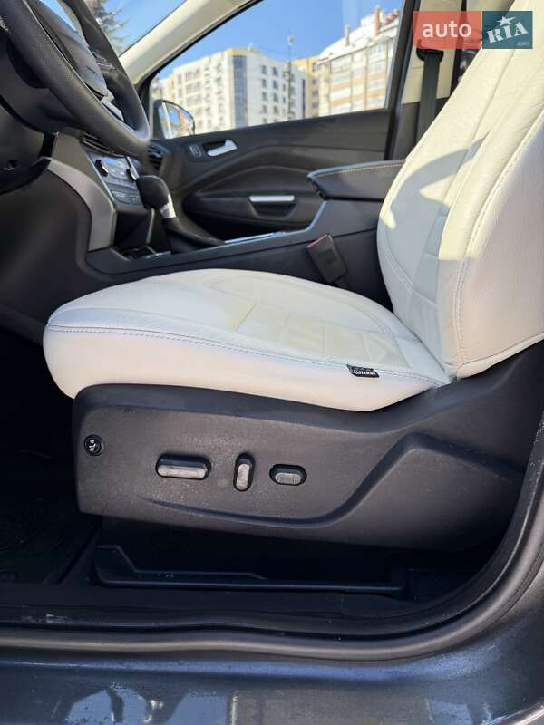 Позашляховик / Кросовер Ford Escape 2016 в Івано-Франківську
