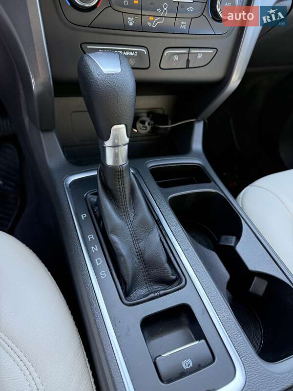 Позашляховик / Кросовер Ford Escape 2016 в Івано-Франківську