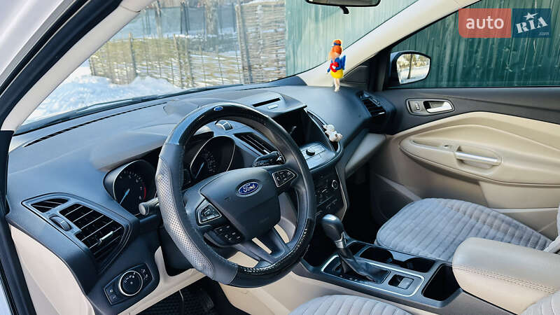 Внедорожник / Кроссовер Ford Escape 2016 в Чернигове