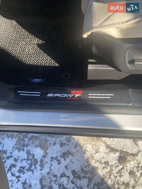 Внедорожник / Кроссовер Ford Escape 2024 в Чернигове