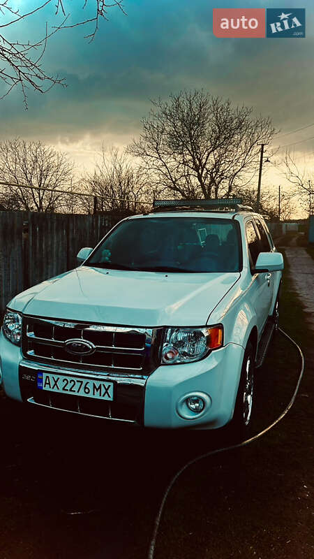 Внедорожник / Кроссовер Ford Escape 2010 в Киеве