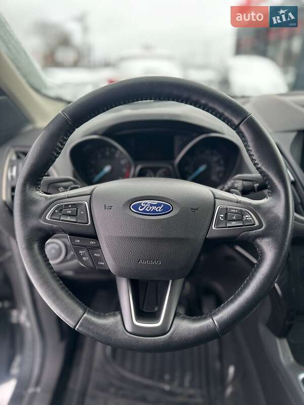 Внедорожник / Кроссовер Ford Escape 2016 в Белогородке