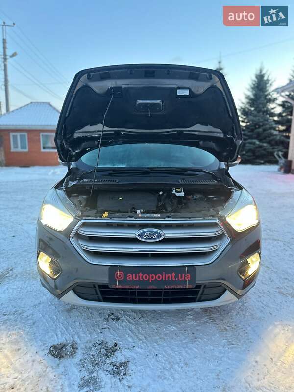 Внедорожник / Кроссовер Ford Escape 2016 в Белогородке