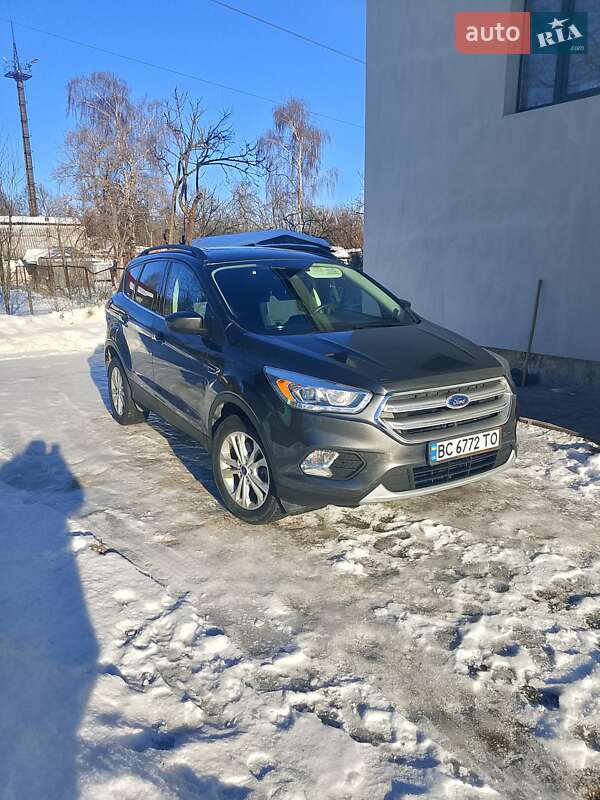 Внедорожник / Кроссовер Ford Escape 2017 в Львове