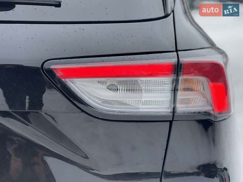 Позашляховик / Кросовер Ford Escape 2021 в Стрию