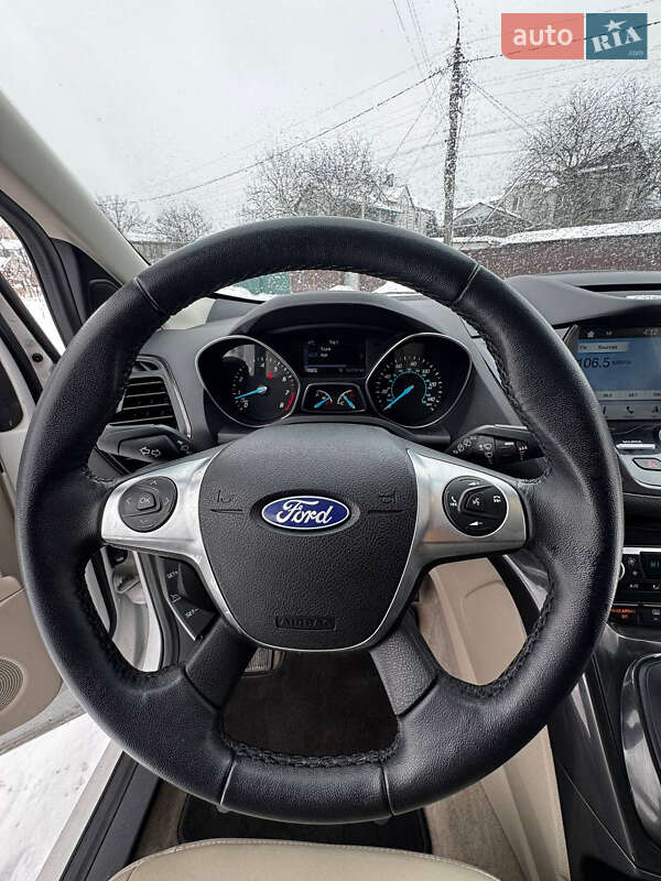 Позашляховик / Кросовер Ford Escape 2016 в Києві