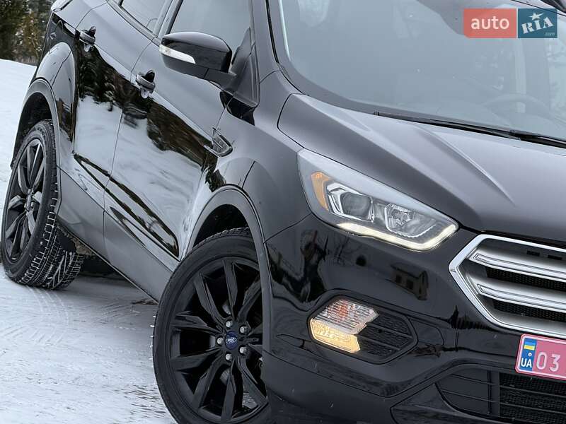 Позашляховик / Кросовер Ford Escape 2018 в Дрогобичі