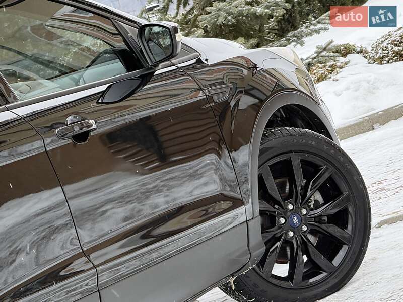 Позашляховик / Кросовер Ford Escape 2018 в Дрогобичі