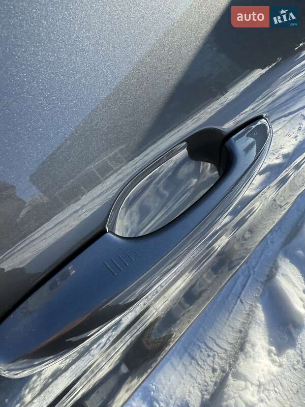 Внедорожник / Кроссовер Ford Escape 2021 в Сумах