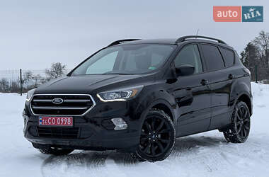 Внедорожник / Кроссовер Ford Escape 2018 в Стрые