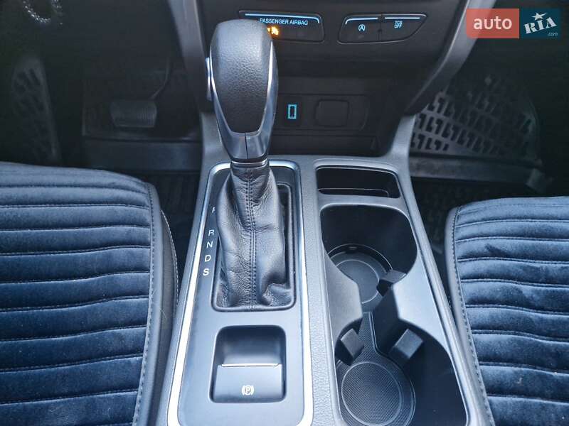 Внедорожник / Кроссовер Ford Escape 2017 в Карловке