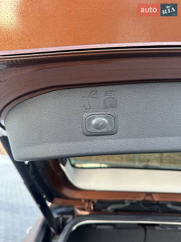 Внедорожник / Кроссовер Ford Escape 2017 в Дубно