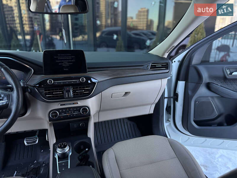 Позашляховик / Кросовер Ford Escape 2020 в Києві