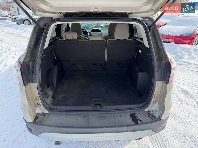 Позашляховик / Кросовер Ford Escape 2017 в Луцьку