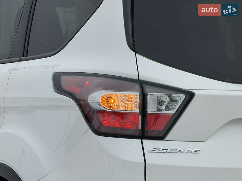 Внедорожник / Кроссовер Ford Escape 2018 в Дрогобыче