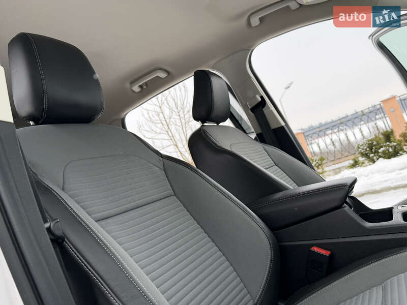 Внедорожник / Кроссовер Ford Escape 2018 в Дрогобыче