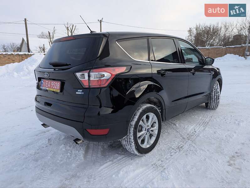 Позашляховик / Кросовер Ford Escape 2017 в Дубні