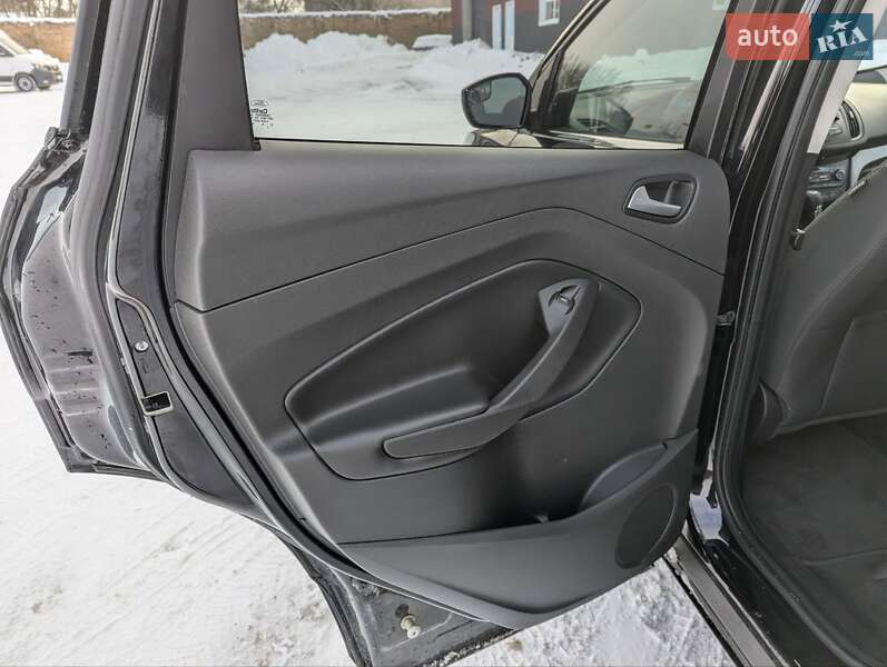 Позашляховик / Кросовер Ford Escape 2017 в Дубні