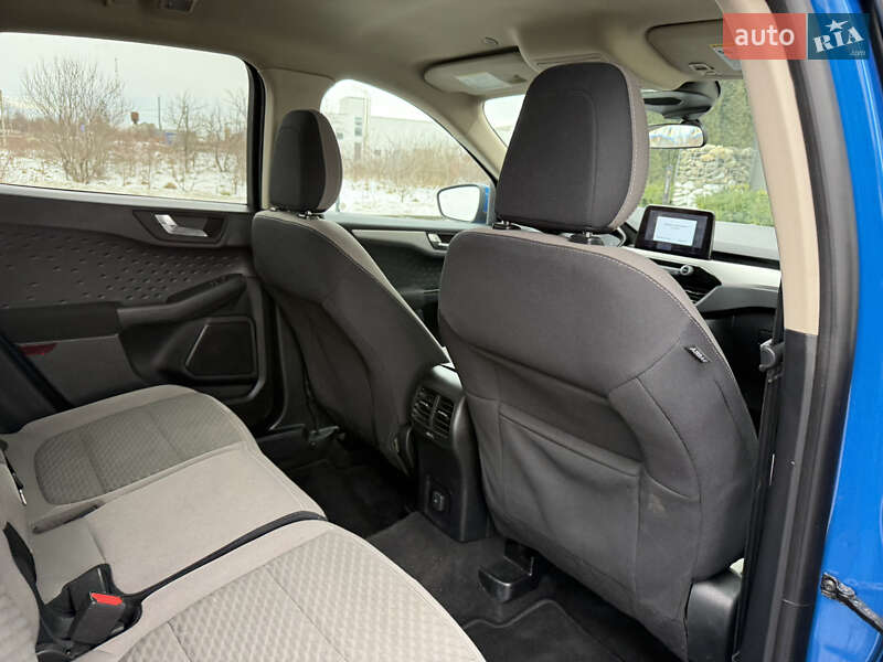 Внедорожник / Кроссовер Ford Escape 2019 в Стрые