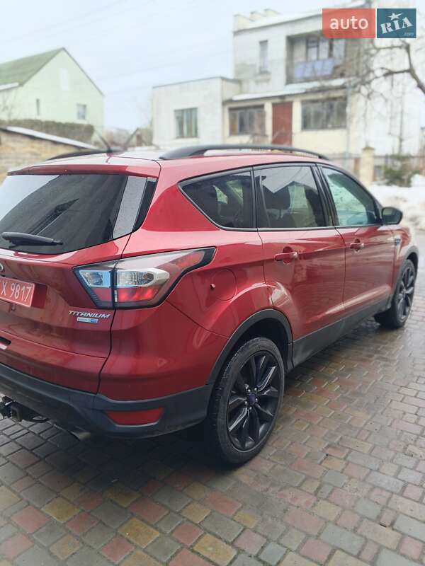 Позашляховик / Кросовер Ford Escape 2017 в Рівному