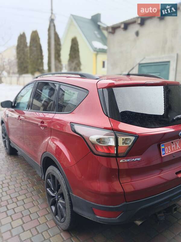 Позашляховик / Кросовер Ford Escape 2017 в Рівному