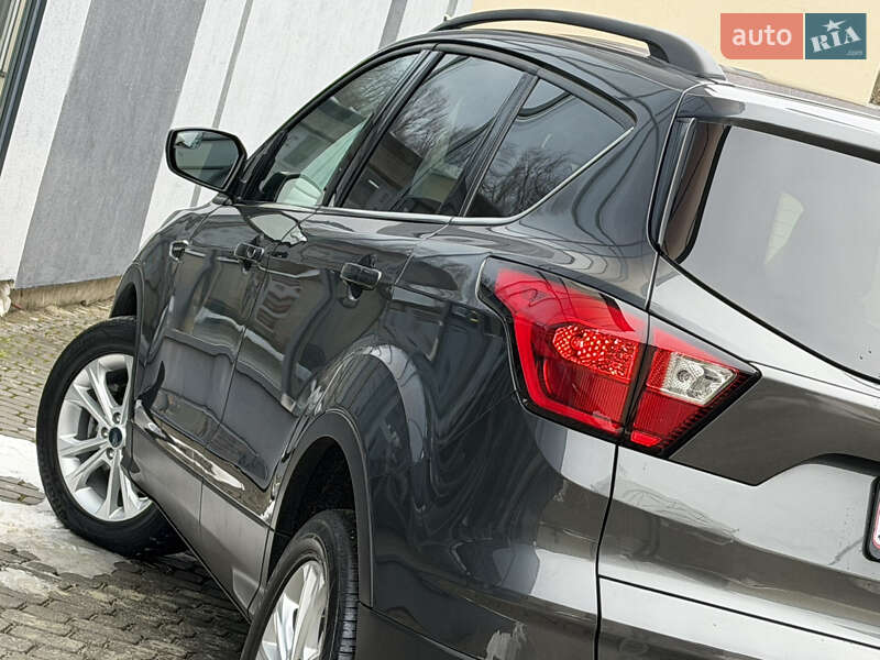 Позашляховик / Кросовер Ford Escape 2019 в Дрогобичі