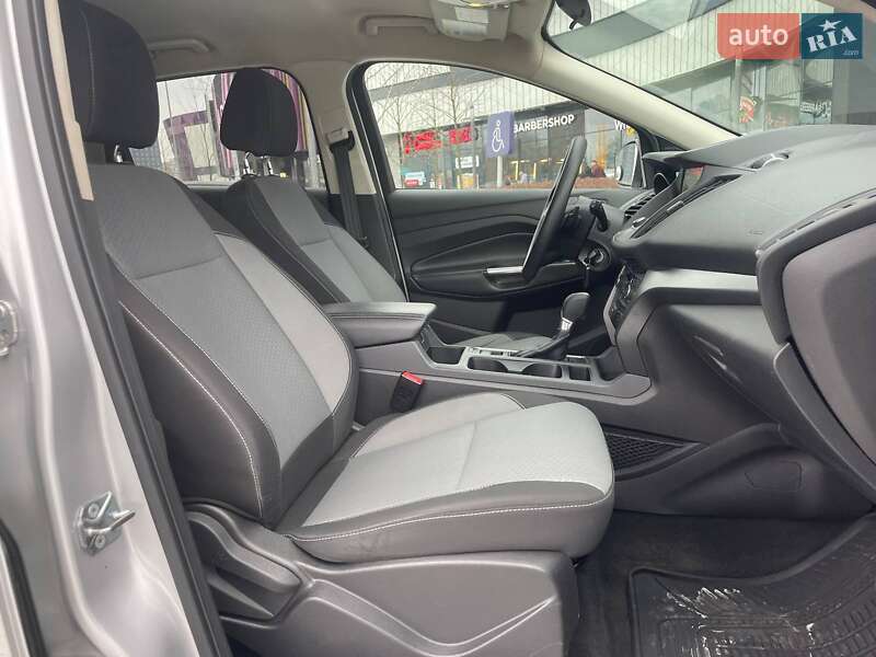 Внедорожник / Кроссовер Ford Escape 2017 в Киеве фото 13 Внедорожник / Кроссовер Ford Escape 2017 в Киеве