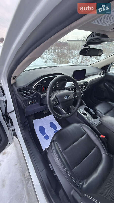 Внедорожник / Кроссовер Ford Escape 2019 в Ивано-Франковске