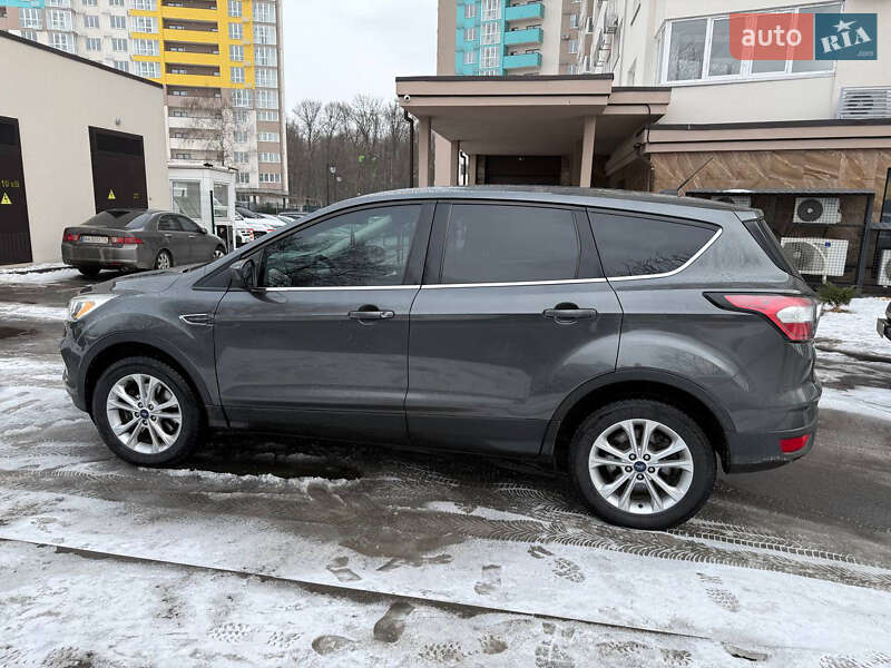 Позашляховик / Кросовер Ford Escape 2017 в Києві
