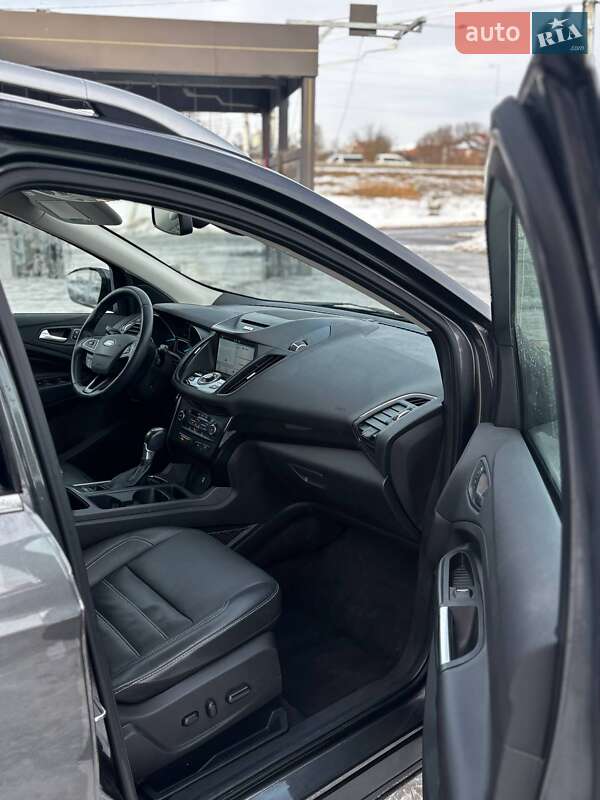 Позашляховик / Кросовер Ford Escape 2017 в Львові