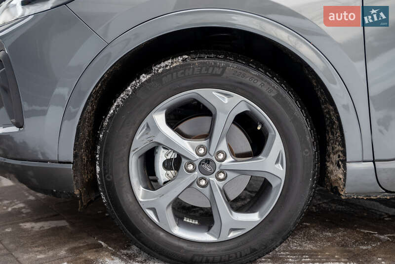 Внедорожник / Кроссовер Ford Escape 2023 в Ивано-Франковске