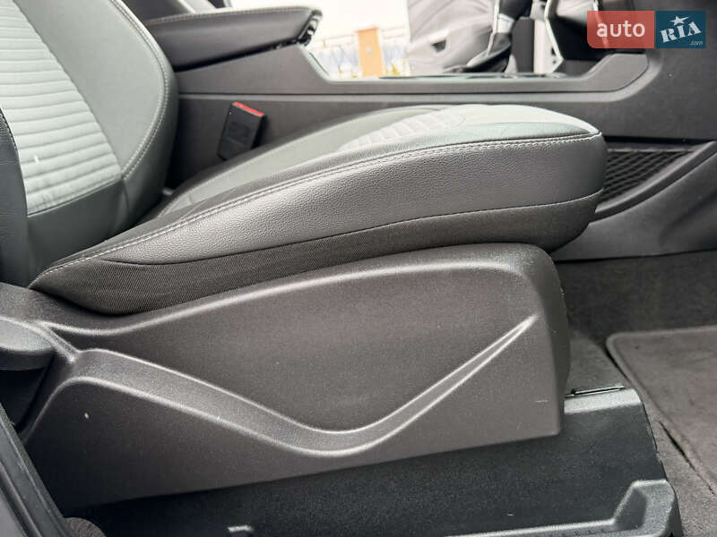 Позашляховик / Кросовер Ford Escape 2018 в Дрогобичі фото 44 Позашляховик / Кросовер Ford Escape 2018 в Дрогобичі