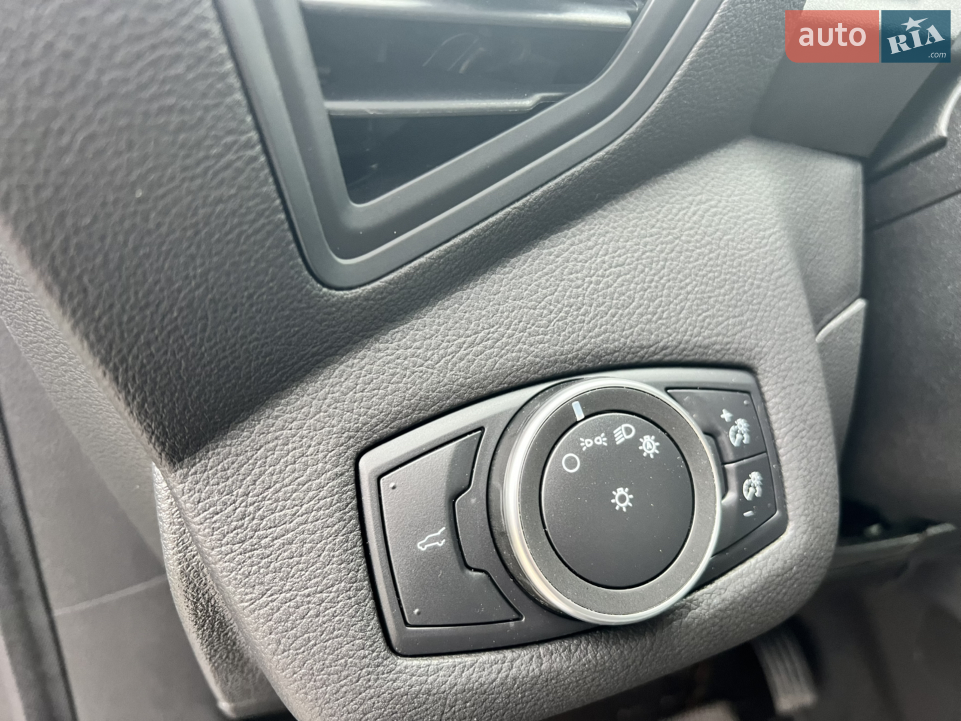 2019 Ford Escape - мініатюра 11
