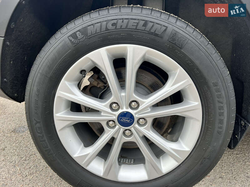 Позашляховик / Кросовер Ford Escape 2019 в Миколаєві