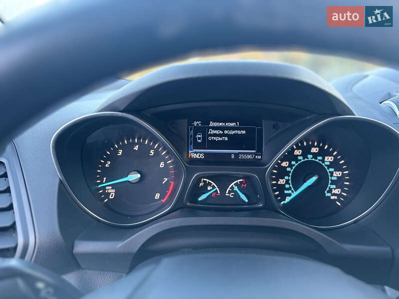 Внедорожник / Кроссовер Ford Escape 2015 в Луцке