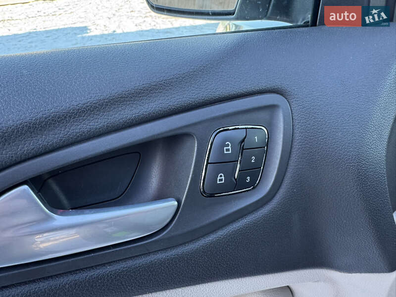 Внедорожник / Кроссовер Ford Escape 2012 в Киеве фото 23 Внедорожник / Кроссовер Ford Escape 2012 в Киеве