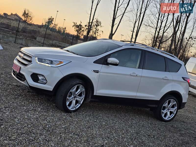Позашляховик / Кросовер Ford Escape 2018 в Стрию