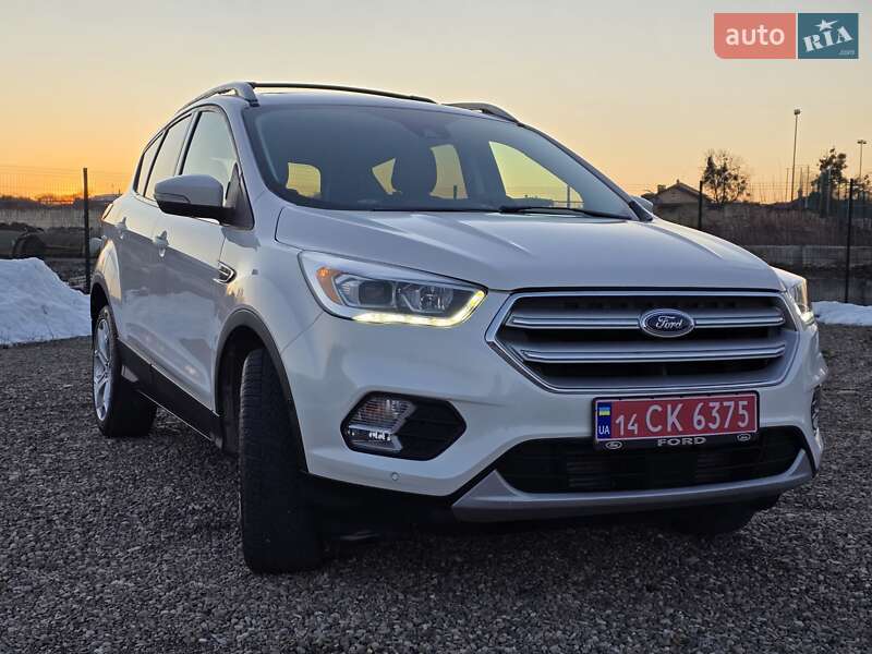 Позашляховик / Кросовер Ford Escape 2018 в Стрию