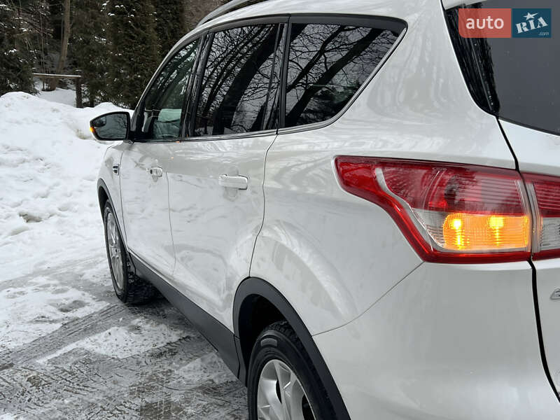 Внедорожник / Кроссовер Ford Escape 2016 в Трускавце