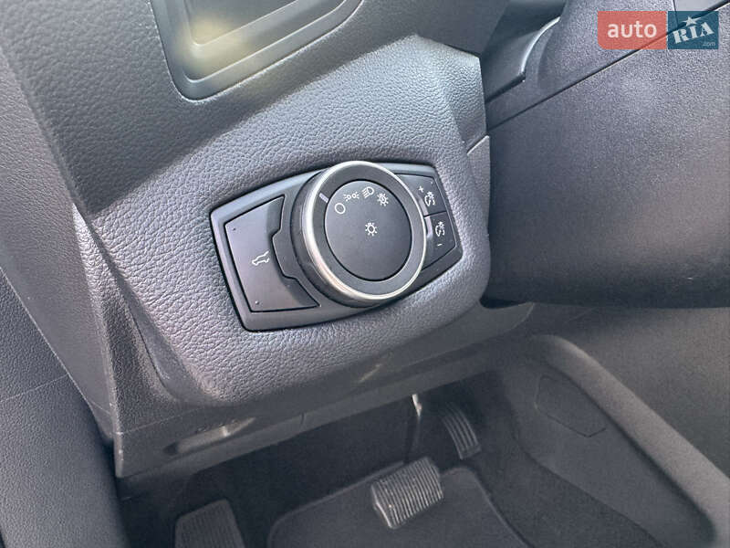 Внедорожник / Кроссовер Ford Escape 2018 в Тернополе