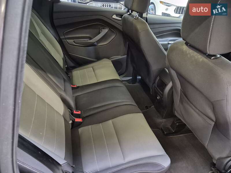 Внедорожник / Кроссовер Ford Escape 2015 в Хмельницком