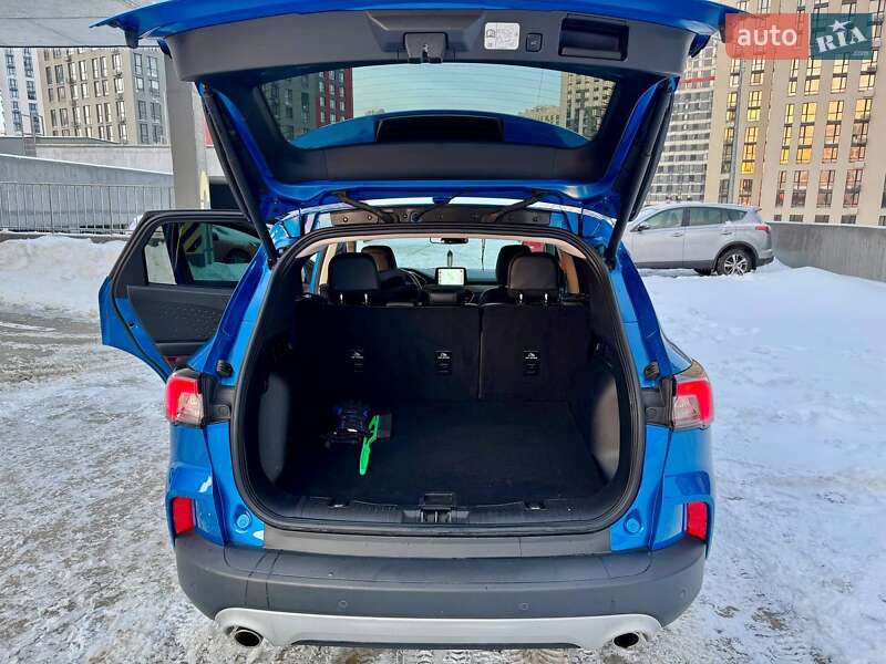 Внедорожник / Кроссовер Ford Escape 2019 в Киеве