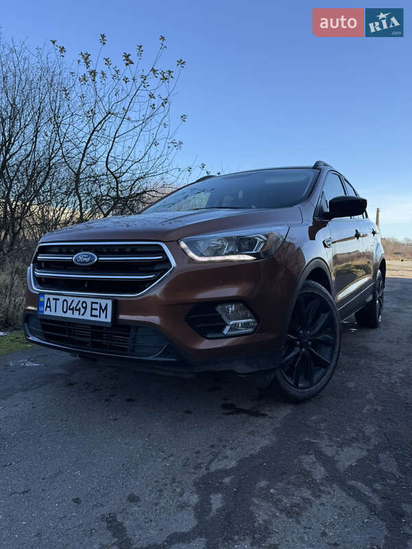 Внедорожник / Кроссовер Ford Escape 2017 в Коломые