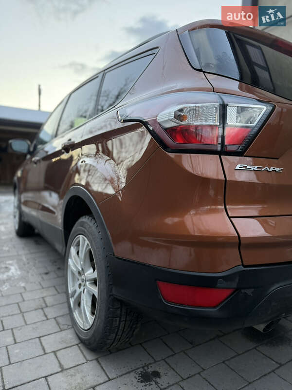 Внедорожник / Кроссовер Ford Escape 2017 в Коломые