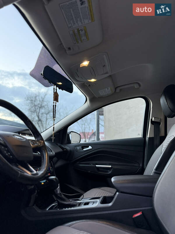 Внедорожник / Кроссовер Ford Escape 2017 в Коломые
